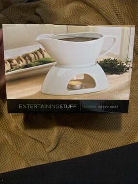 NWT Aurora White Ceramic Gravy Boat Warmer